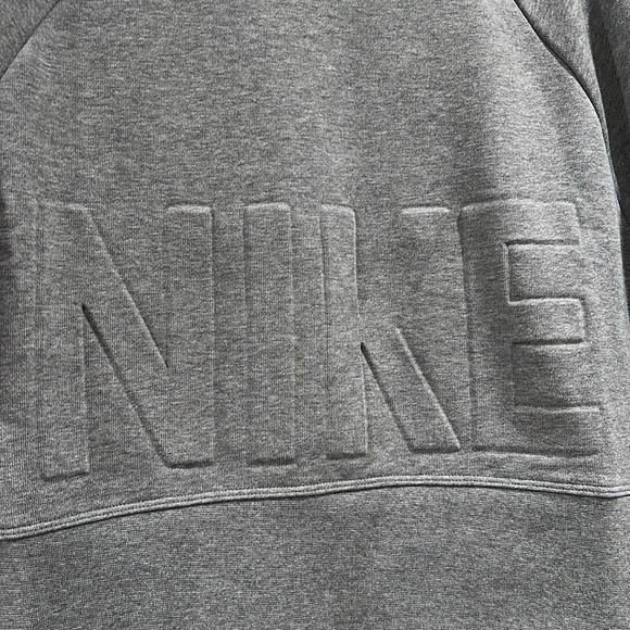 🔥NWOT Nike Gray Crewneck Sweatshirt🔥 - Picture 2 of 7